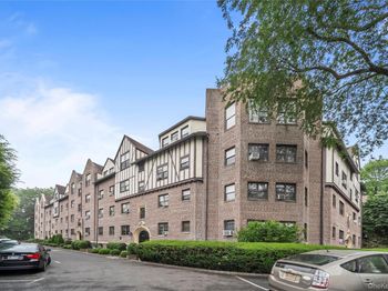 1440 Boston Post Road