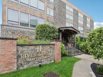 11 River Street