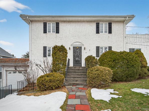 21 Lawrence Place, Pelham NY 10803