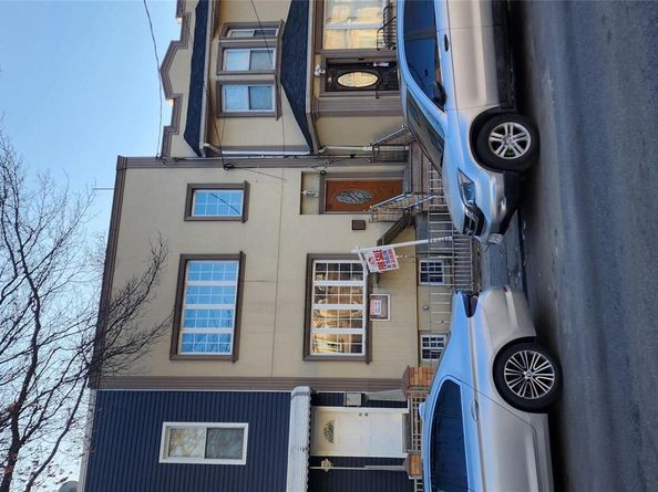 88 Hemlock, Brooklyn NY 11208