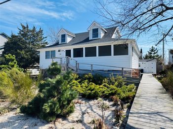106 Oak Beach Road
