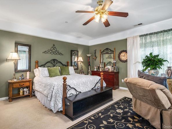 137 Francesca Way, Amityville NY 11701