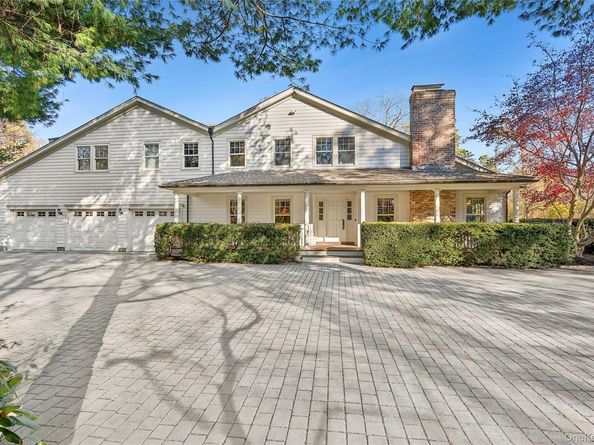 8 East Ridge Court, Westhampton NY 11977