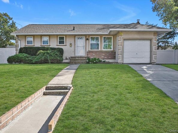 16 E Chestnut Street, Central Islip NY 11722