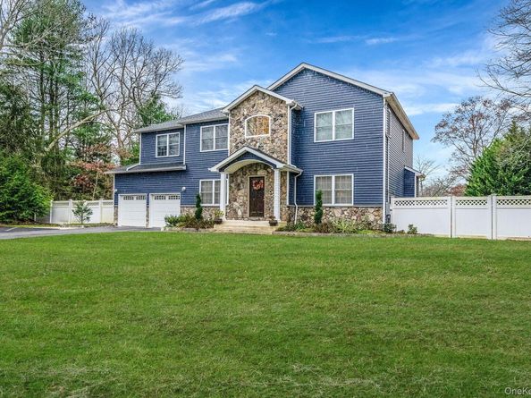 152 Wood, Centereach NY 11720