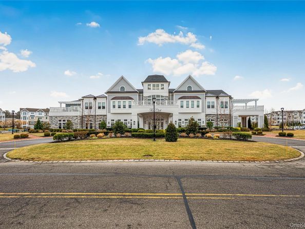 21105 Aspenwood Drive, Plainview NY 11803