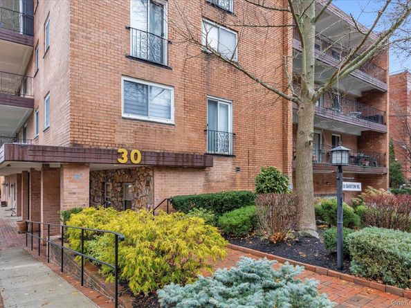 30 Barstow Road 3A, Great Neck NY 11021