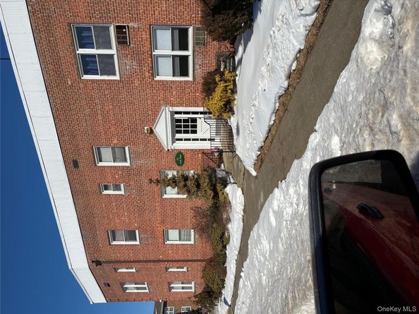 11 Park Place 2D, Rockville Centre NY 11570