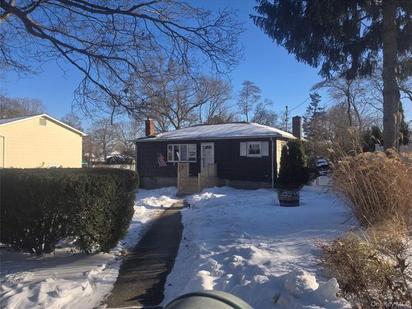 20 Birch Avenue, Farmingville NY 11738