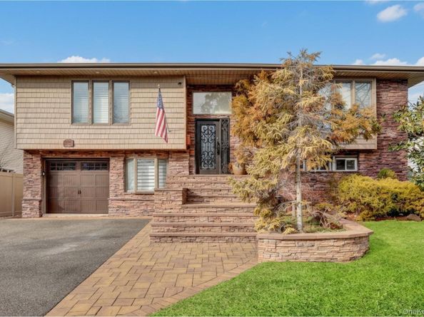 512 Links Drive E, Oceanside NY 11572