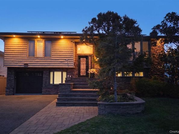 512 Links Drive E, Oceanside NY 11572