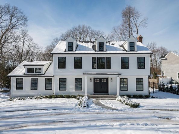 20 Fox Hunt Lane, Cold Spring Harbor NY 11724
