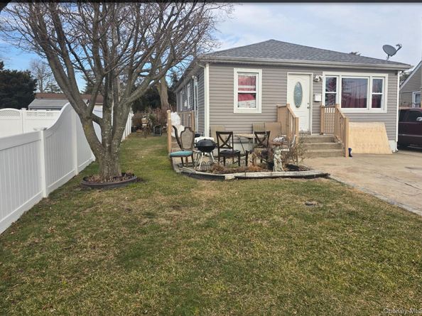 5 Campion Street, Brentwood NY 11717