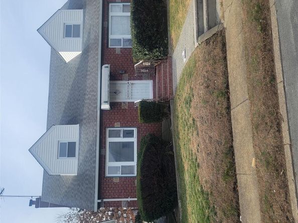 11924 203rd Street, Saint Albans NY 11412
