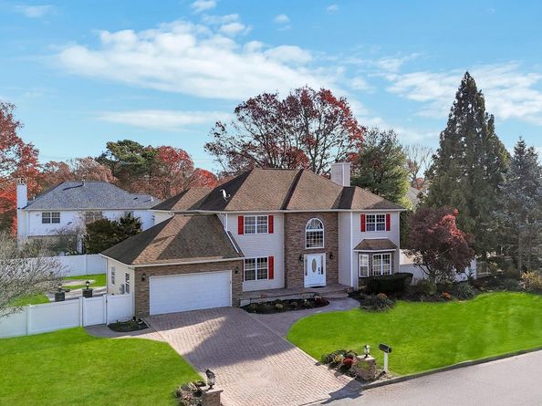 14 Adamson Street, Selden NY 11784