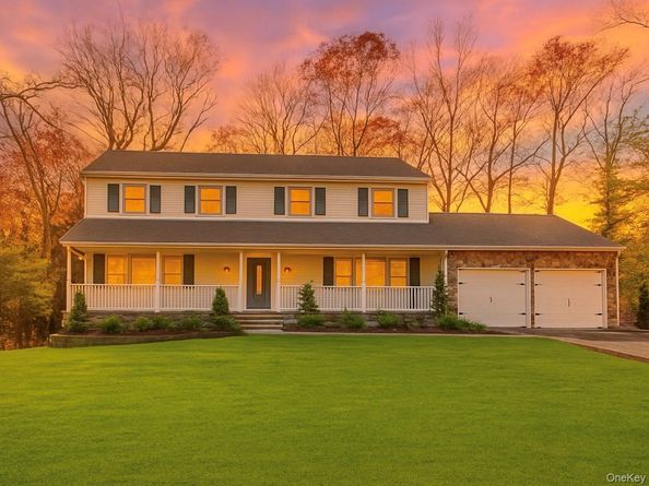 43 Edcris Lane, Huntington NY 11743