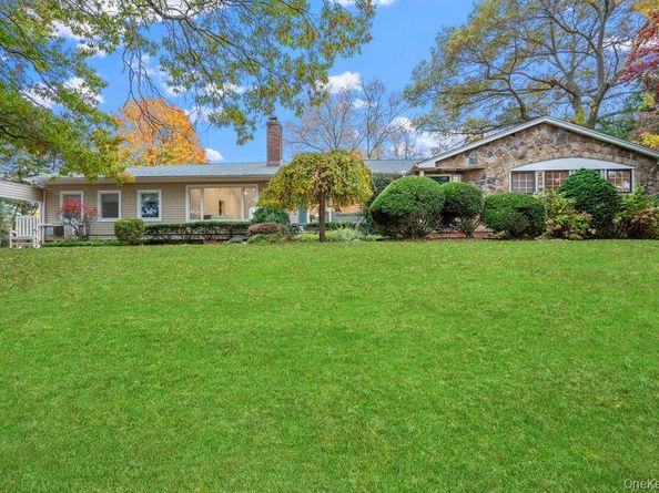 28 Elm Street, Woodbury NY 11797