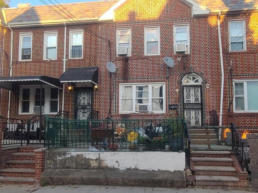 2529 97th Street, East Elmhurst NY 11369