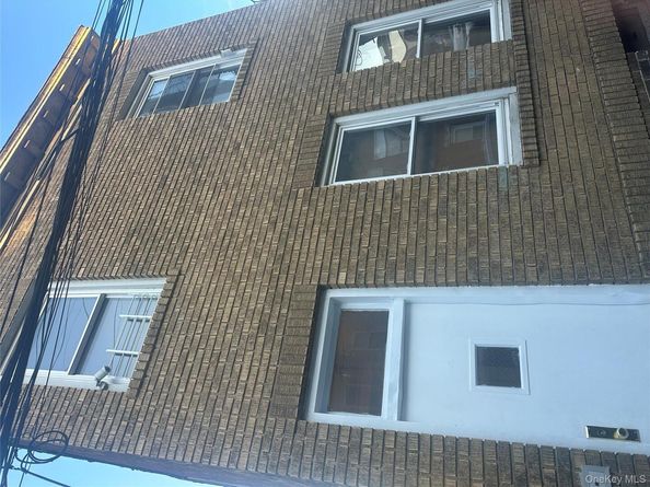 4 Ritters Lane, Yonkers NY 10703