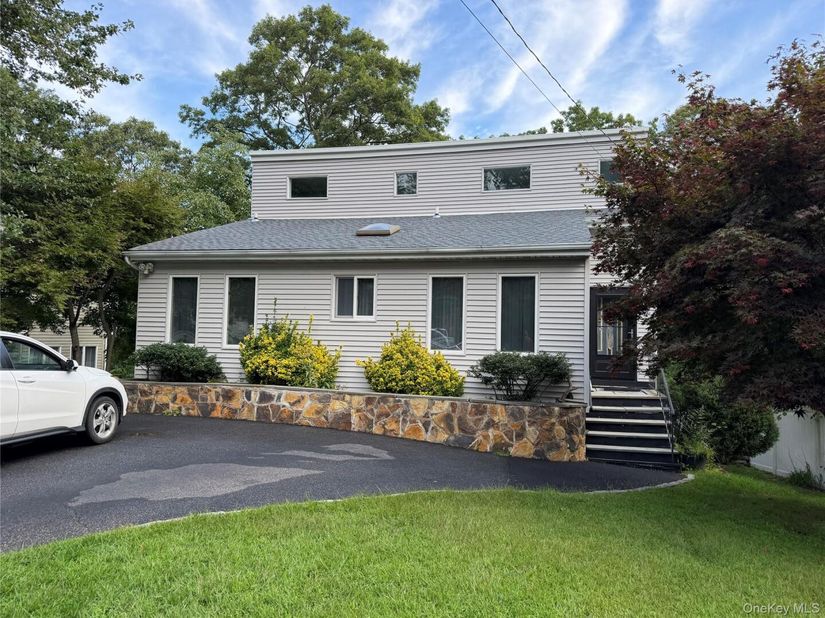 59 Ridge Road, Rocky Point NY 11778