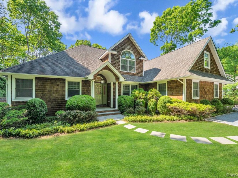 117 Montauk Boulevard, East Hampton NY 11937