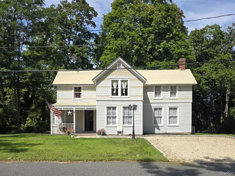 1 Gully Landing Road, Miller Place NY 11764