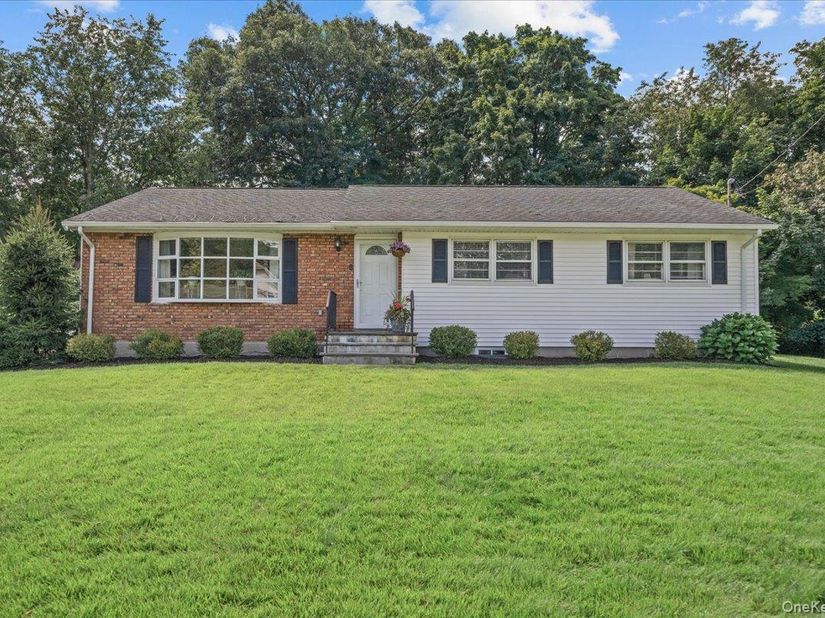 15 Robinson Avenue, Bedford Hills NY 10507