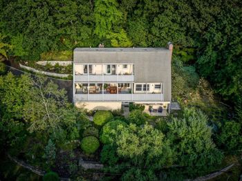 4 Hill Dale Avenue
