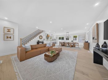 2 Lee Place