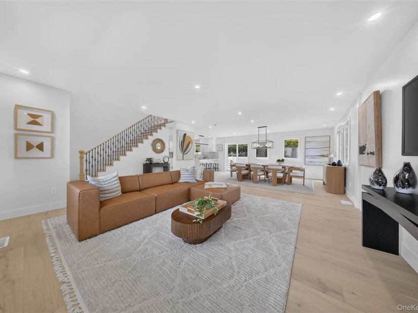 2 Lee Place, Old Bethpage NY 11804