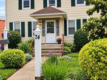 74 W Hoffman Avenue