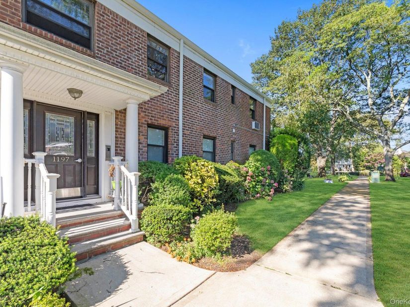 1197 E broadway K24, Hewlett NY 11557