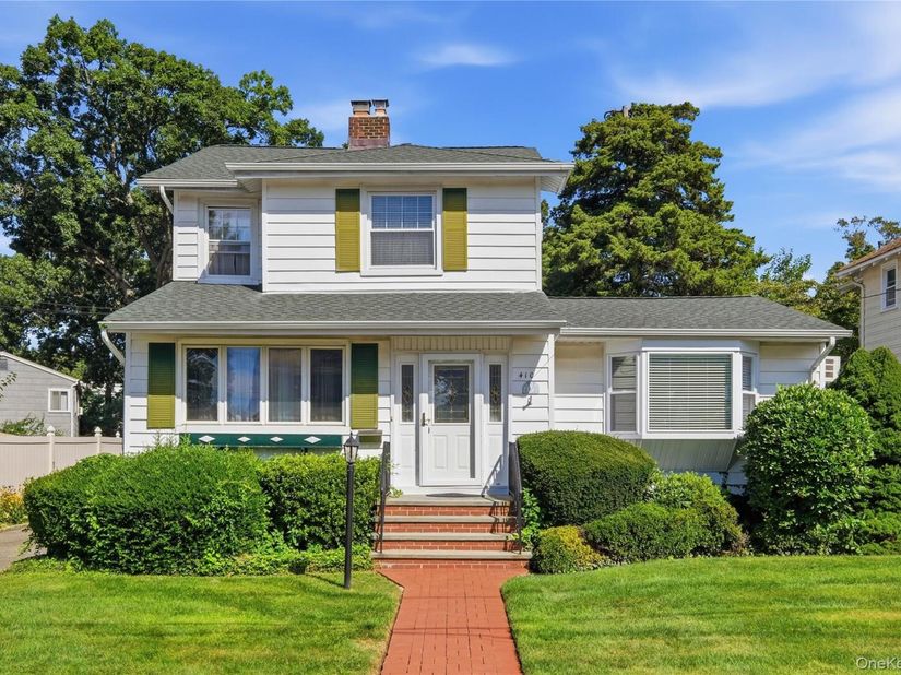 410 Clinton Street, Bellmore NY 11710