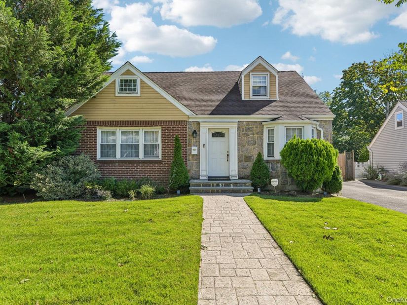 666 Lakeview Avenue, Rockville Centre NY 11570