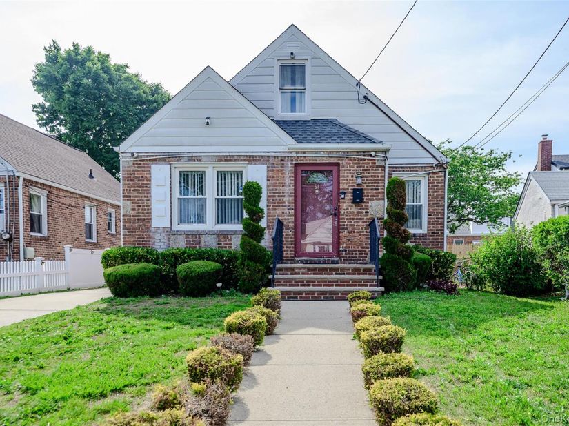 58 N Montgomery Street, Valley Stream NY 11580