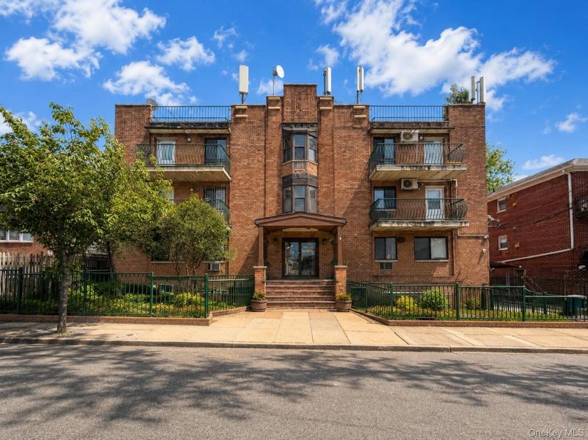 130-14 60th Avenue 2E, Flushing NY 11355
