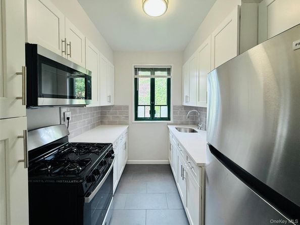 1680 Metropolitan Avenue 6D, Bronx NY 10462