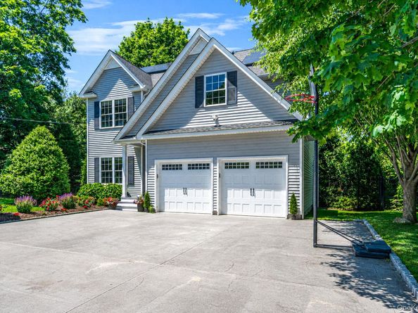 44 Merritts Path, Rocky Point NY 11778