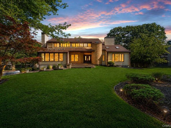 3 Indian Valley Road, East Setauket NY 11733