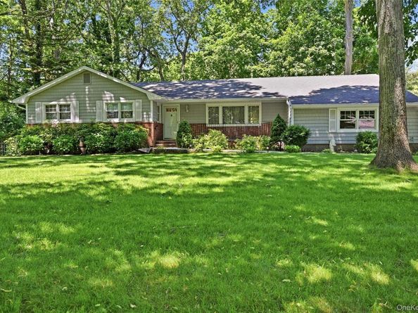 34 Bolan Drive, Huntington Station NY 11746