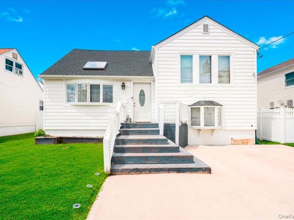 52 Martha Street, Freeport NY 11520