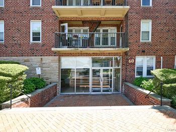 60 Hempstead Avenue