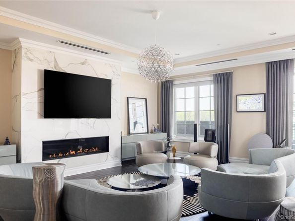 5000 Royal Court 5101, North Hills NY 11040