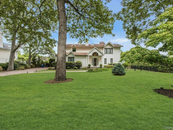 6 Mill Pond Road, Hampton Bays NY 11946