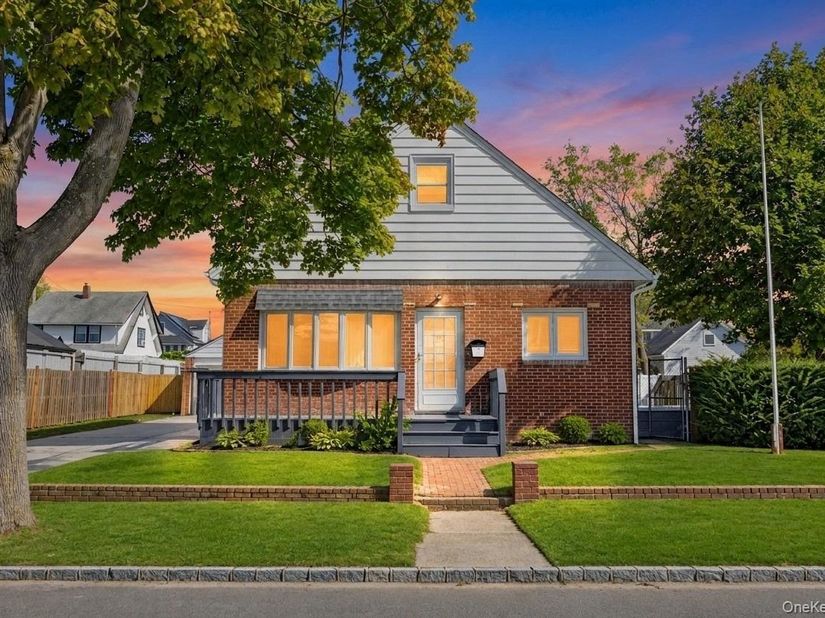 180 N 7th Street, Lindenhurst NY 11757