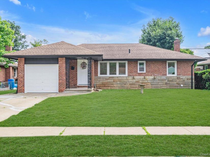 788 Dean Drive, Baldwin NY 11510