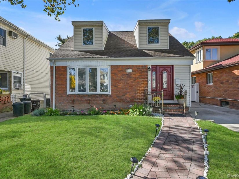 Undisclosed Address #1060508, Bellerose NY 11426