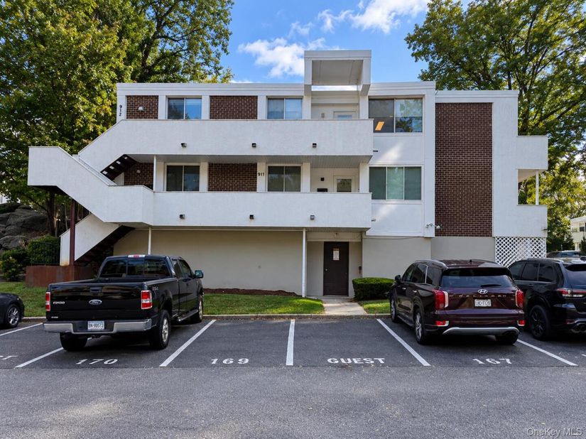 921 Colony Drive, Hartsdale NY 10530