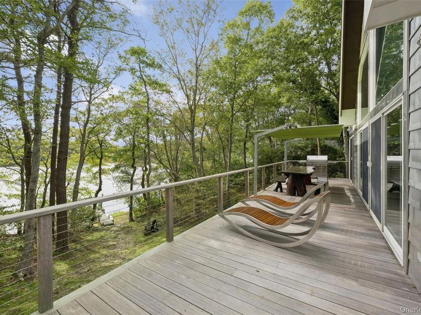 142 Little Fresh Pond Road, Southampton NY 11968