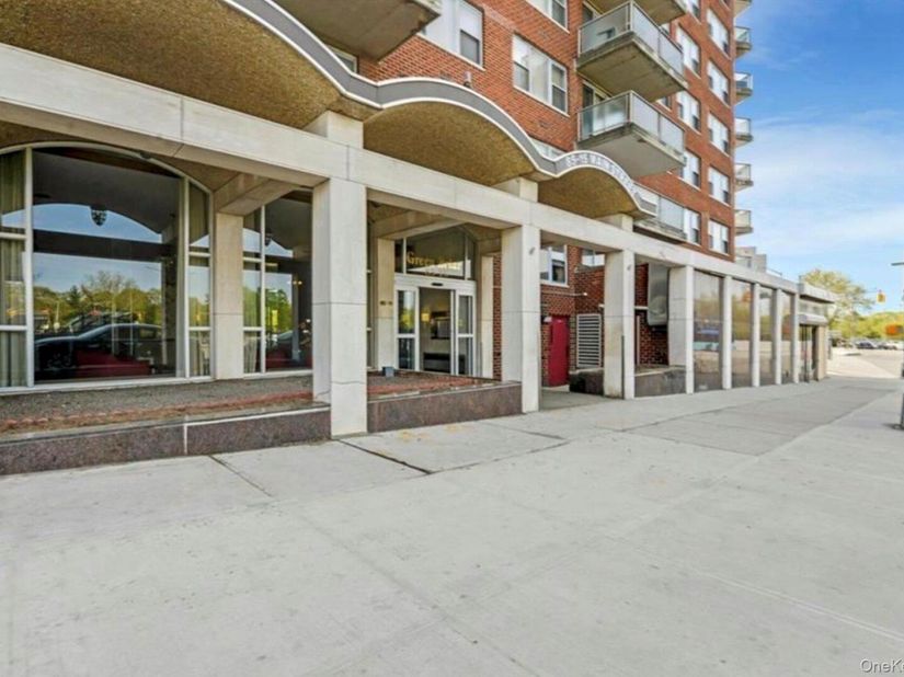 85-15 Main Street 4I, Briarwood NY 11435